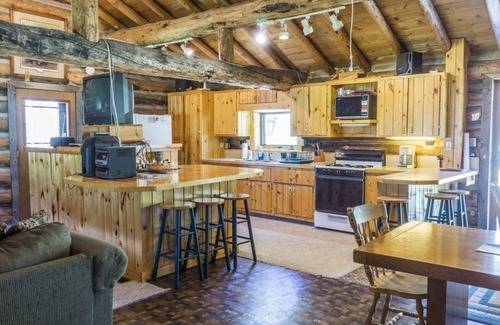 Cameron Cabin | Montana Hideaway on the Madison River