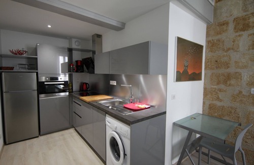 Ecusson Apartment | MONTCALM air-conditioned in the heart of the Historic Center