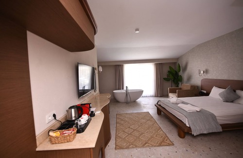 Oludeniz City Center Hotel | Montebello Deluxe