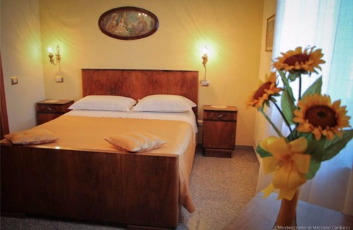 Pietrauta Bed & Breakfast | Montefalco Guest House - Red Room