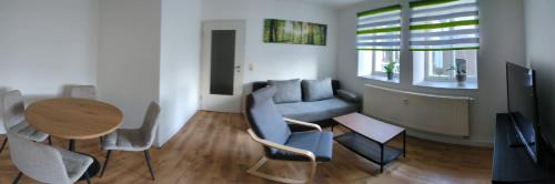 Kleinwaltersdorf Apartment | Monteur Ferienwohnungen OT Kleinwaltersdorf mit Außensitzecke und Grill