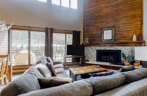 Lakeside Village Apartment | Montezuma Magic