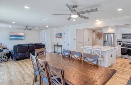 Santa Ana Heights Apartment | Monthly Only - Remodeled Lower Unit Just One House To The Sand With AC