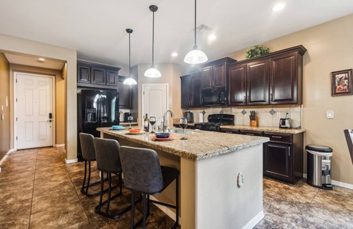 Gilbert House | MONTHLY SPECIAL Patrick Place Spacious 3 BR Home Golf/Shopping/Gilbert