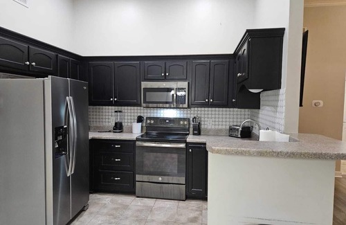 Southaven House | MONTHLY STAYS-Enjoyable & Charming 4-Bedroom Home in Southaven