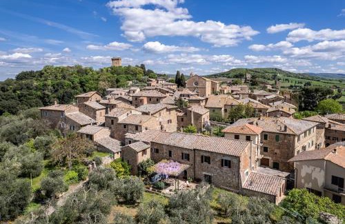 Monticchiello Apartment | Monticchiello apartment in the historical village with garden Pienza, Siena