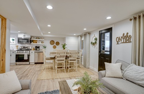Northwest House | Montpelier Lake House w/Deck, Dock & Fireplace!