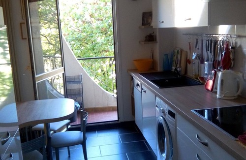 Les Beaux-Arts Apartment | Montpellier quiet with large pool.