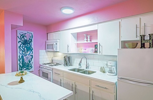 Montrose Apartment | 💖 Montrose Rosy Cozy Studio! 💖 Medical Center 41 ⭐️⭐️⭐️⭐️⭐️