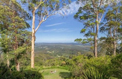 Montville House | Montville Retreat With Hinterland & Coastal Views