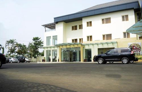 Uyo Hotel | Monty Suites & Golf