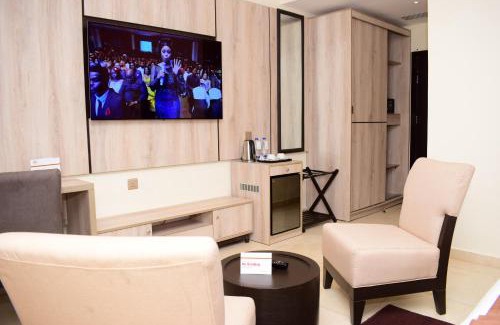 Uyo Hotel | Monty Suites & Golf