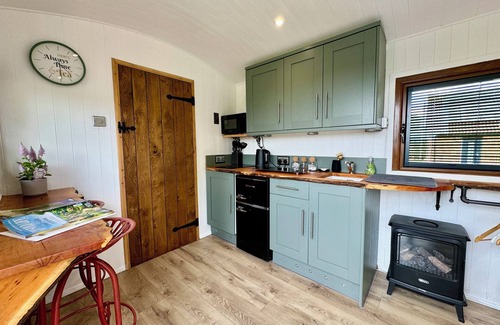Blaisdon Cottage | Mooffitch Riverview Hut