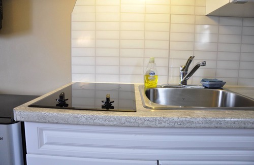 Sudbury Hotel | Moonlight Inn and Suites