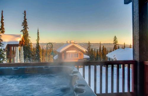 Big White Ski Resort House | Moonshine 385