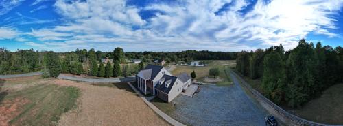 McLeansville Hotel | MooreField Suites Greensboro East