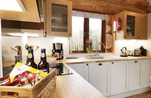 Inverness Cottage | MOORHEN LODGE, pet friendly in North Kessock And Kilmuir