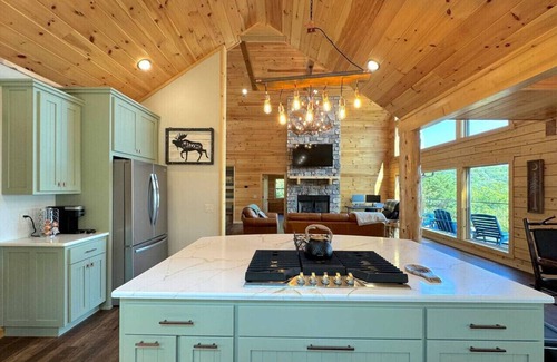 Sylvan Shores Apartment | Moose Cabin Lakeview