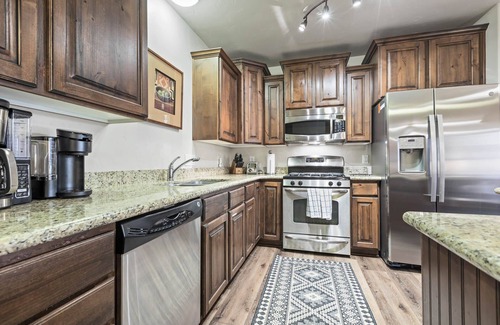 Bear Hollow Village Condo | Moose Mgmt at Bear Hollow 4102 -Outdoor Patio with Grill-Work space-Pool-Hot Tub