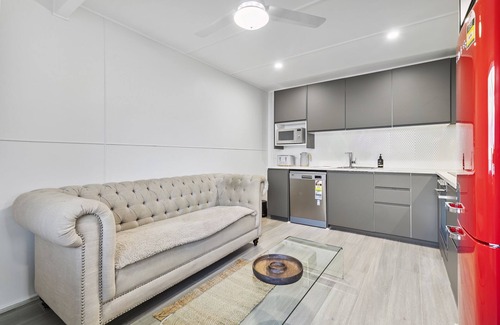 Beachmere Apartment | Moreton Views