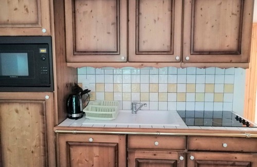 Les Esserts Apartment | Morillon 1100: 2BR, 7 people, pets allowed, parking, Wifi, 50m from slopes