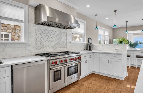 Cove - East Side - Shippan House | Morning Star Direct front Ocean Beach -Beyond spectacular Long Island Sound