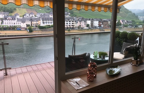 Cochem Apartment | Moselapart 2 - exclusive penthouse with balcony and view of the Moselle