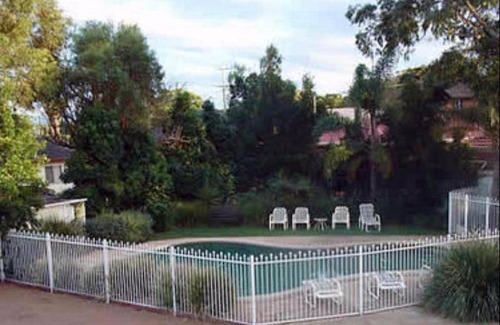Gorokan Hotel | Motel ∙ 2 bedrooms ∙ 5 guests