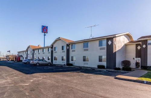 Barkeyville Hotel | Motel 6-Barkeyville, PA