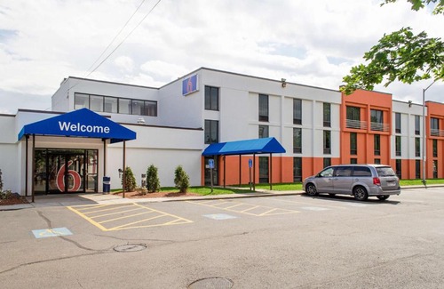 Brockton Hotel | Motel 6-Brockton, MA