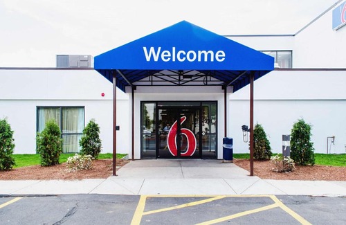 Brockton Hotel | Motel 6-Brockton, MA