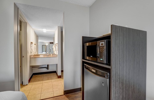Brooks Hotel | Motel 6 Brooks, AB