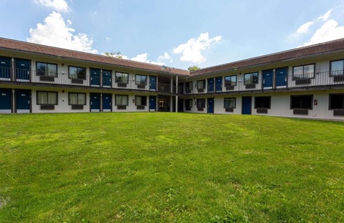 Camp Springs Hotel | Motel 6-Camp Springs, DC - South Camp Springs