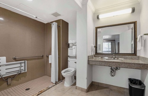 Olde Carlsbad Hotel | Motel 6 Carlsbad, CA - North