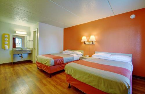 Chicopee Hotel | Motel 6-Chicopee, MA - Springfield