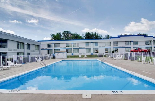 Clarion Hotel | Motel 6-Clarion, PA