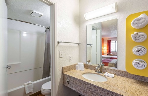 Casa Grande Hotel | Motel 6 Eloy, AZ - Casa Grande