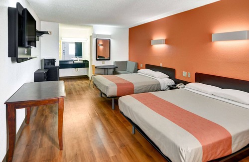 Lindale Hotel | Motel 6 Lindale, TX