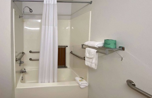 McAlester Hotel | Motel 6 McAlester, OK - South