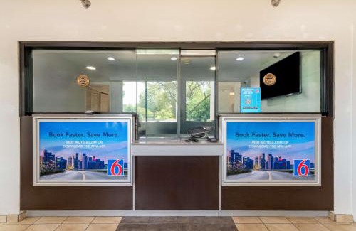 Rolling Meadows Hotel | Motel 6-Rolling Meadows, IL - Chicago Northwest