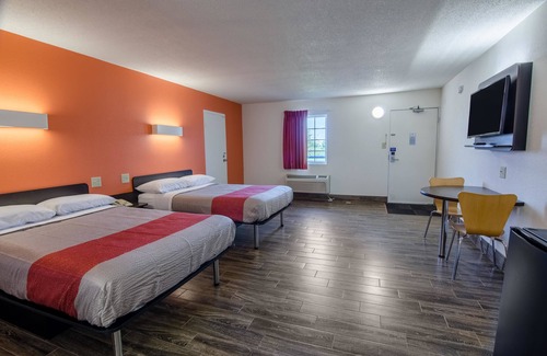 Staunton Hotel | Motel 6 Staunton, VA