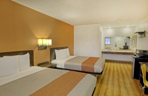 Sullivan Hotel | Motel 6 Sullivan MO
