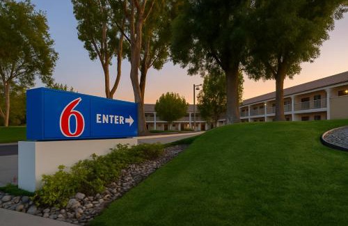 Thousand Oaks Hotel | Motel 6-Thousand Oaks, CA