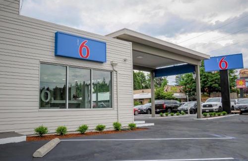 Tigard Hotel | Motel 6 Tigard, Or - Portland Southwest