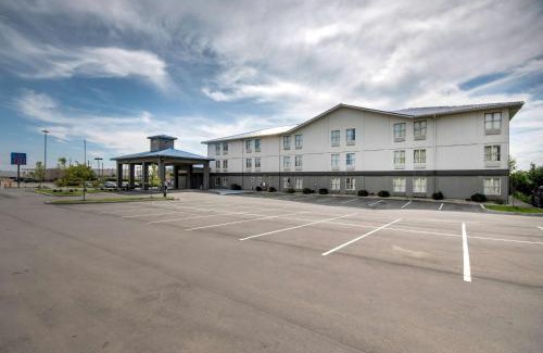 Walton Hotel | Motel 6 Walton, KY - Richwood - Cincinnati Airport South
