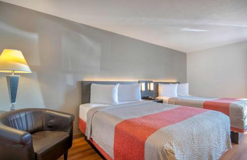 Walton Hotel | Motel 6 Walton, KY - Richwood - Cincinnati Airport South