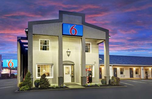 Washington Hotel | Motel 6 Washington, PA