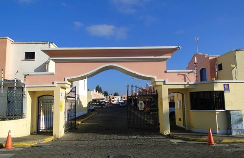 Latacunga House | Motel ∙ 8 guests