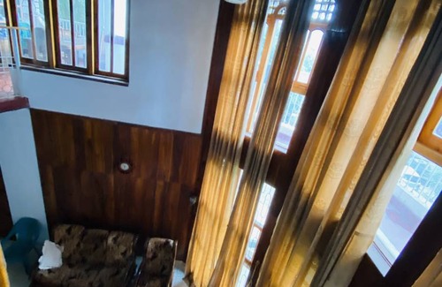 Hali-Ela House | Motel ∙ 8 guests