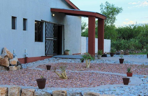Grootfontein House | Motel ∙ 8 guests